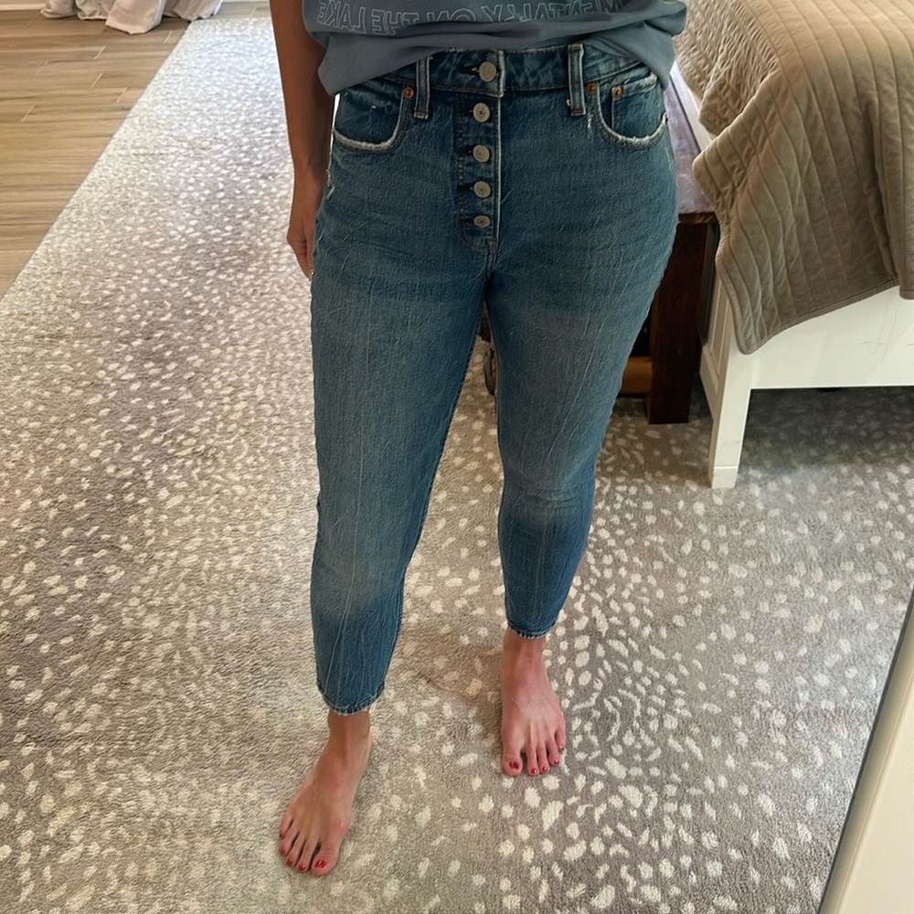 Abercrombie & Fitch. The Skinny High Rise. Curve Love. 26/2s.